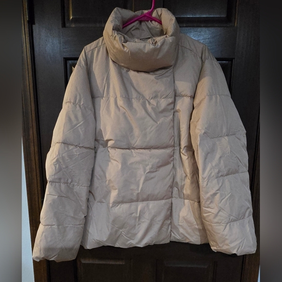 Old Navy Warmest Frost Free Short Puffer Jacket Women Size XXL Light Beige NWT - Picture 1 of 5